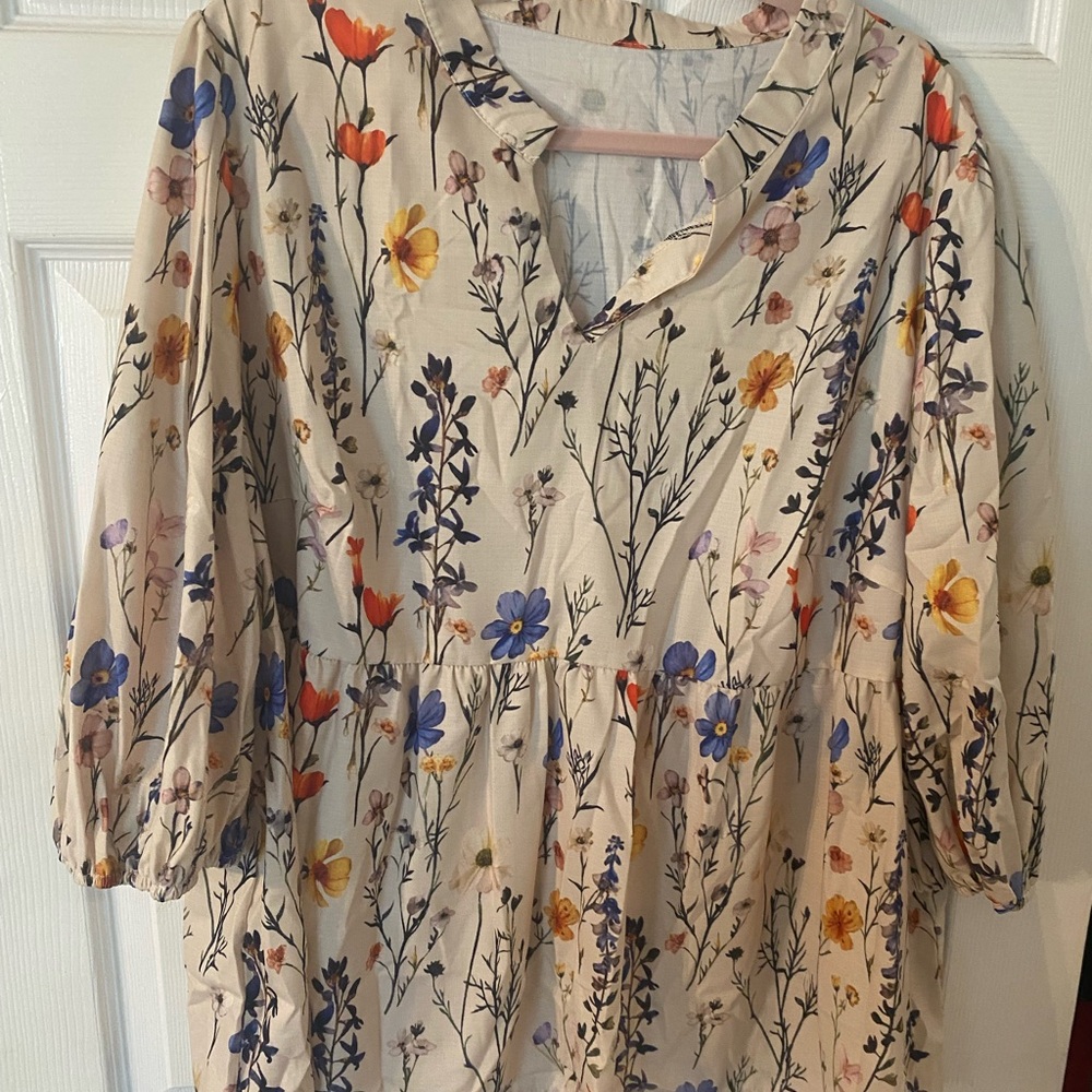 Boho Floral Print Ladies Blouse NWOT (inv# 141) - Picture 4 of 6